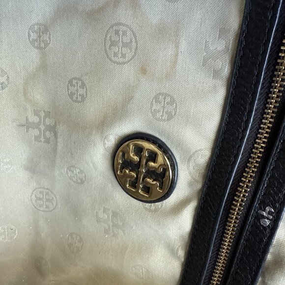 Tory Burch Marion East-West Tote in Black Pebbled Leather Gold Handbag - Picture 4 of 6